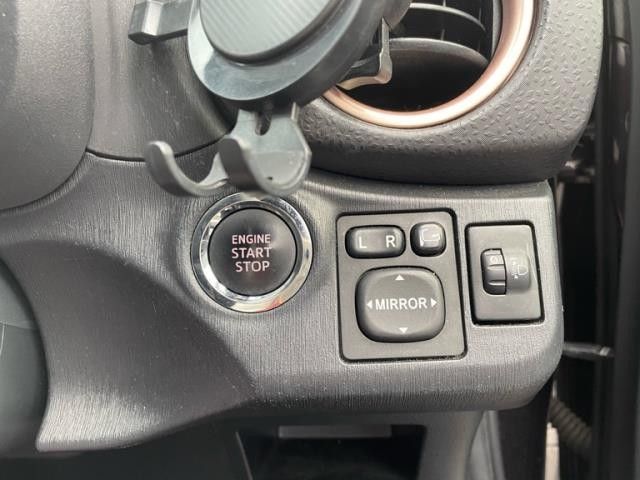 Toyota VITZ 2013-10 188215-6