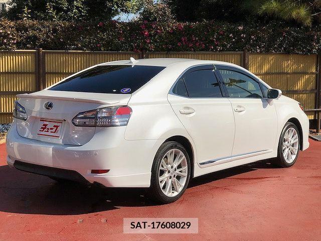 Lexus HS 2011-11 210559-2