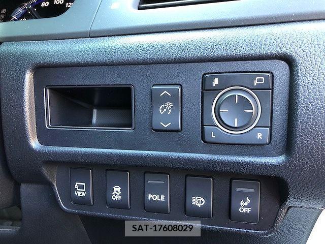 Lexus HS 2011-11 210559-11