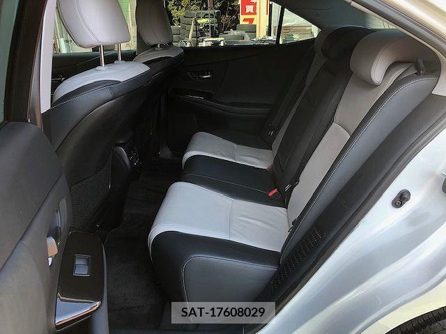 Lexus HS 2011-11 210559-12