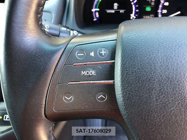Lexus HS 2011-11 210559-15