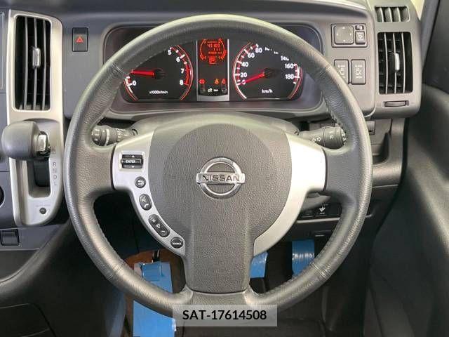 Nissan SERENA 2009-04 367652-12
