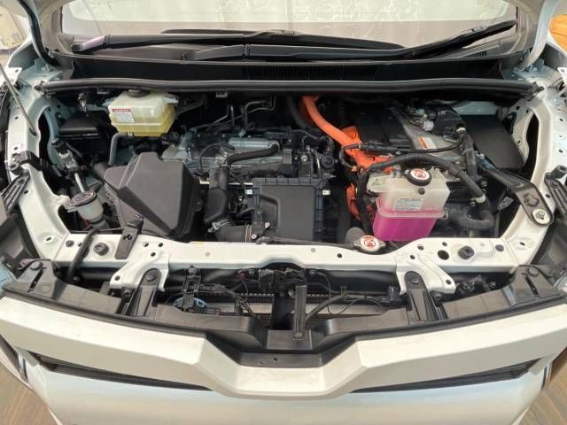 Toyota VOXY HYBRID 2019-01 193197-18