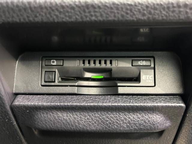 Toyota VOXY HYBRID 2019-01 193197-7