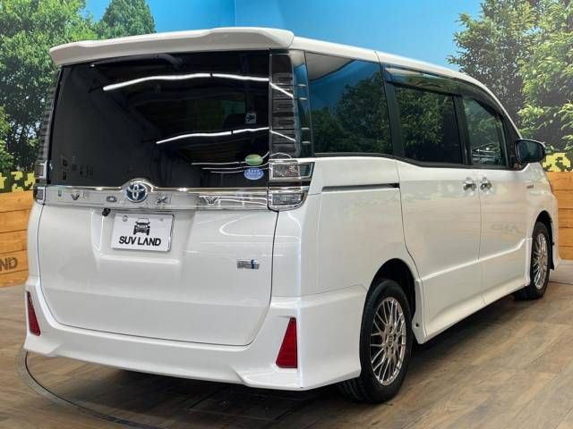 Toyota VOXY HYBRID 2019-01 193197-17
