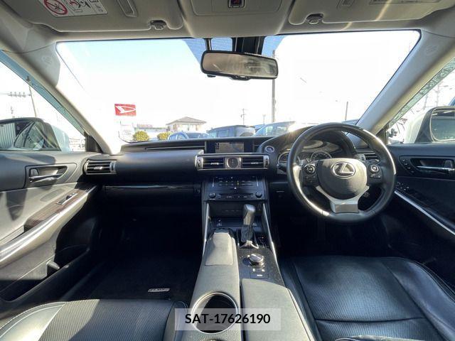 Lexus IS 2013-11 221921-2