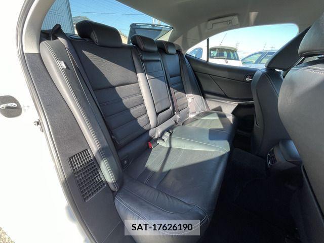 Lexus IS 2013-11 221921-11