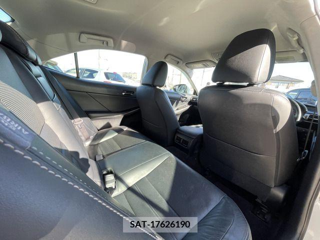 Lexus IS 2013-11 221921-10