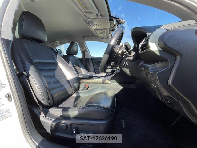 Lexus IS 2013-11 221921-9