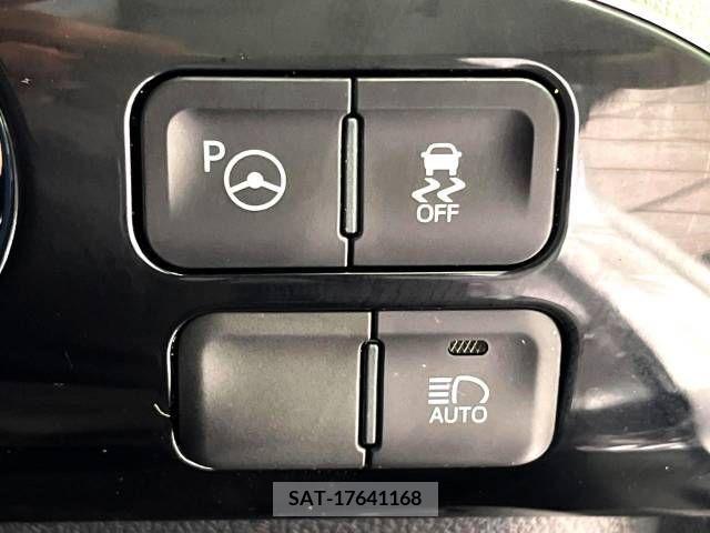 Toyota PRIUS 2018-02 366596-7