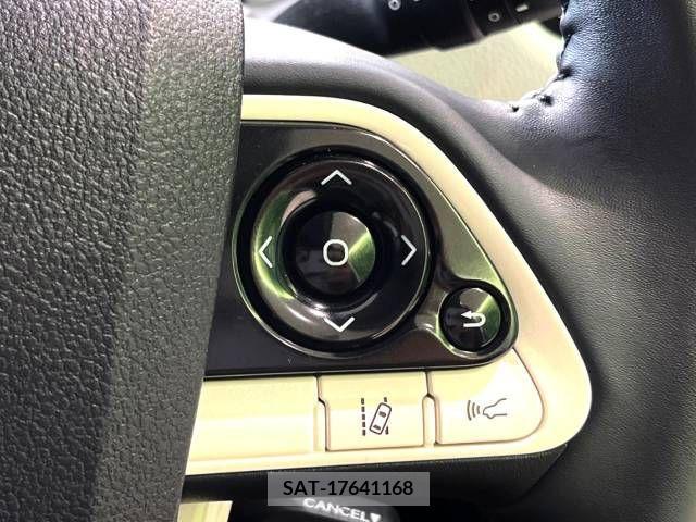 Toyota PRIUS 2018-02 366596-3