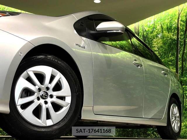 Toyota PRIUS 2018-02 366596-12
