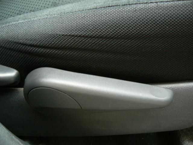 Toyota ISIS 2010-01 181843-18