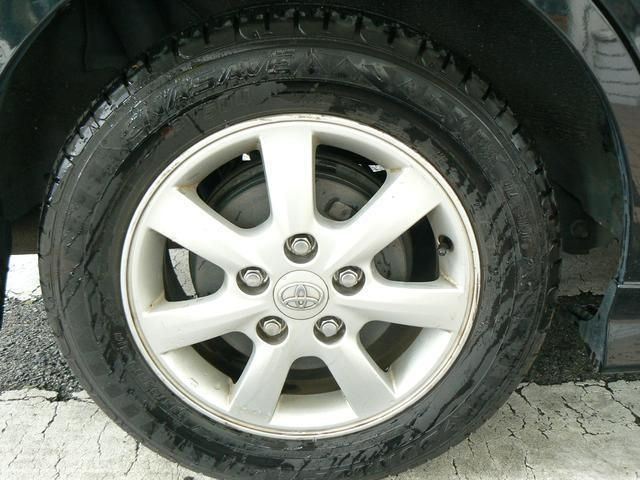 Toyota ISIS 2010-01 181843-21