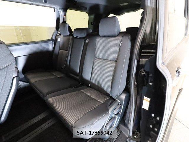 Toyota VOXY 2018-05 224496-6