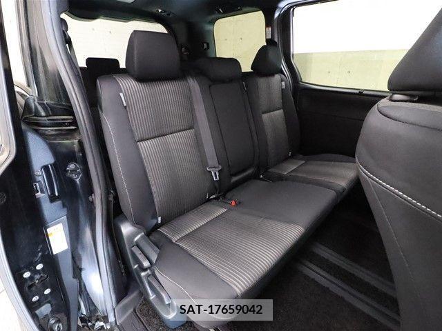 Toyota VOXY 2018-05 224496-4