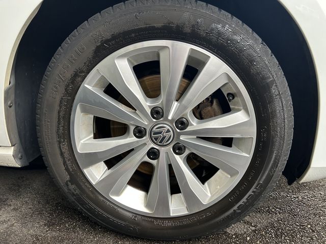VolksWagen GOLF VARIANT 2016-11 24996-7