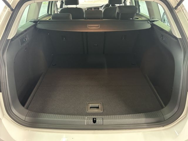 VolksWagen GOLF VARIANT 2016-11 24996-23