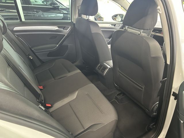 VolksWagen GOLF VARIANT 2016-11 24996-11