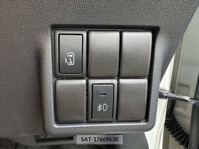 Nissan ROOX 2011-10 354636-2