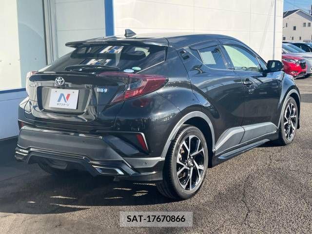 Toyota C-HR 2018-12 231457-18