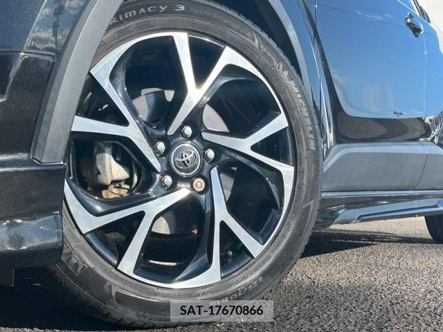 Toyota C-HR 2018-12 231457-14