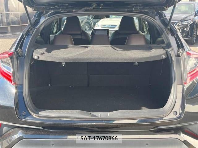 Toyota C-HR 2018-12 231457-11