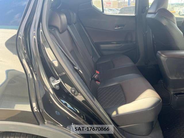 Toyota C-HR 2018-12 231457-10