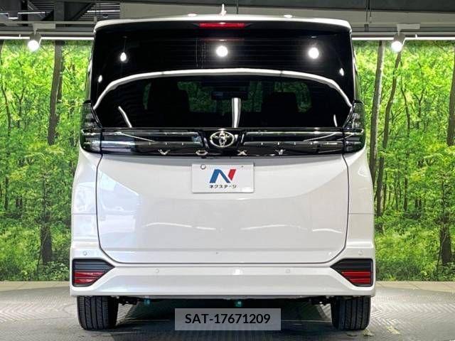 Toyota VOXY 2023-03 377826-16