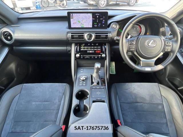 Lexus IS 2022-01 275393-1