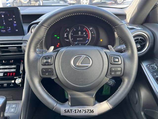 Lexus IS 2022-01 275393-11