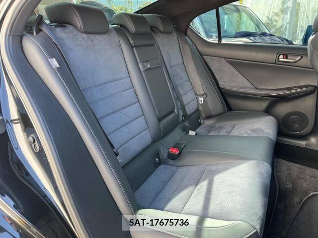 Lexus IS 2022-01 275393-9