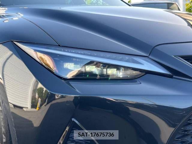 Lexus IS 2022-01 275393-12