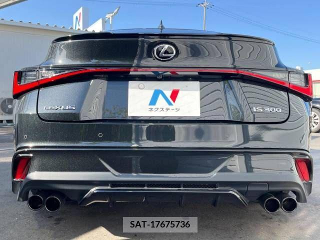 Lexus IS 2022-01 275393-15