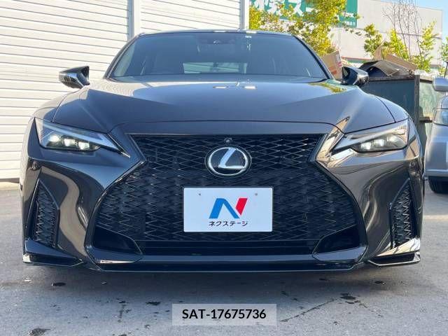 Lexus IS 2022-01 275393-14