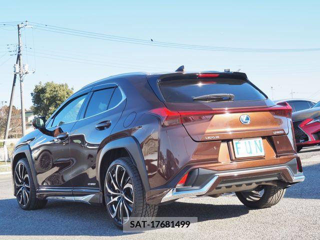 Lexus UX 2019-02 209294-5