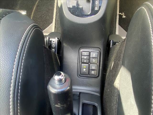 Toyota AQUA 2016-01 26382-13