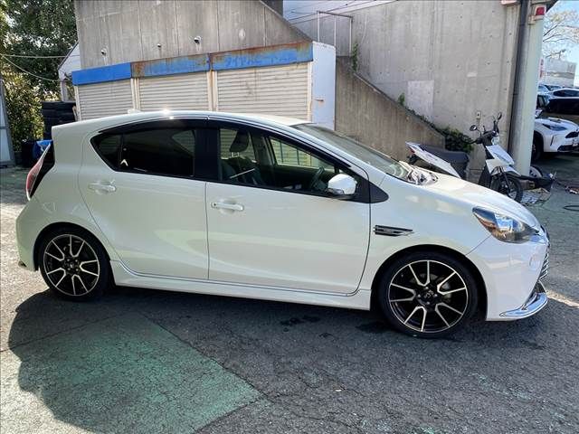 Toyota AQUA 2016-01 26382-15