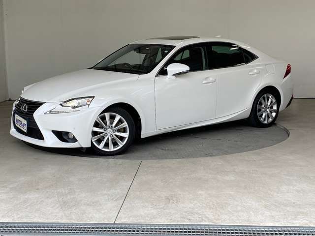 Lexus IS 2013-09 193947-4