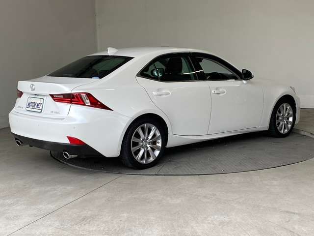 Lexus IS 2013-09 193947-10