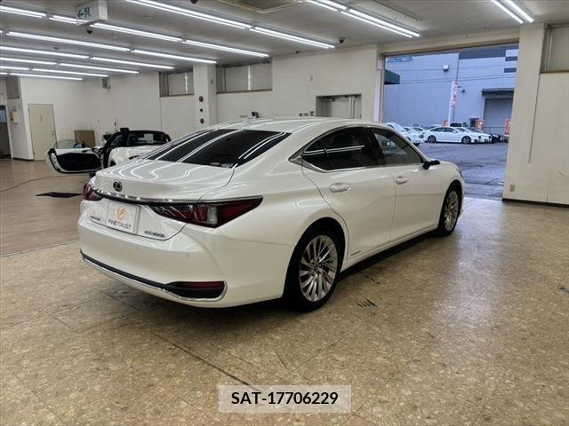 Lexus ES 2019-04 300391-4