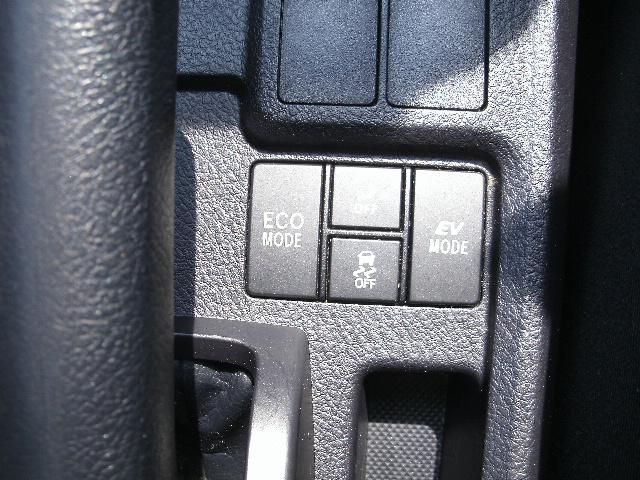 Toyota COROLLA AXIO 2014-12 17954-6