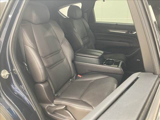 Mazda CX-8 2017-11 12381-11