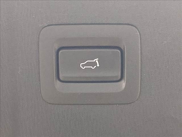 Mazda CX-8 2017-11 12381-6