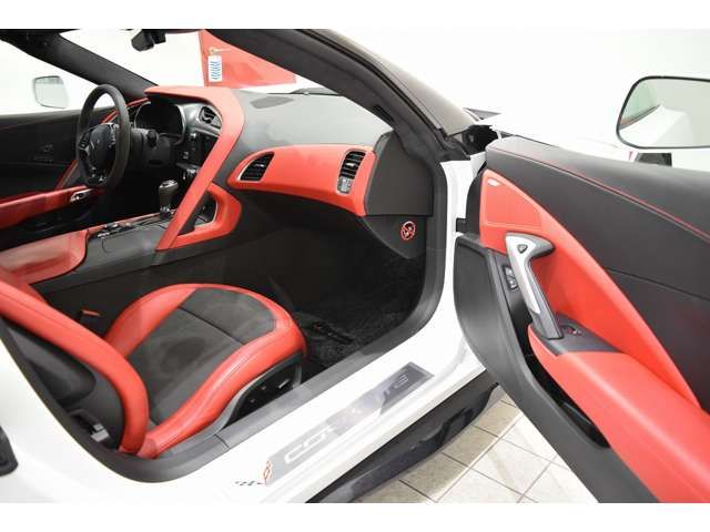 Chevrolet CORVETTE 2017-05 12534-19