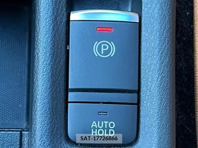 Nissan KICKS 2021-04 222460-17