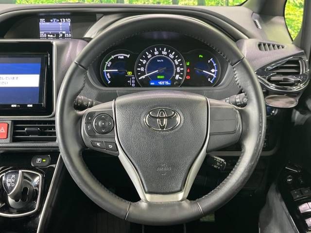 Toyota VOXY HYBRID 2019-01 22647-11