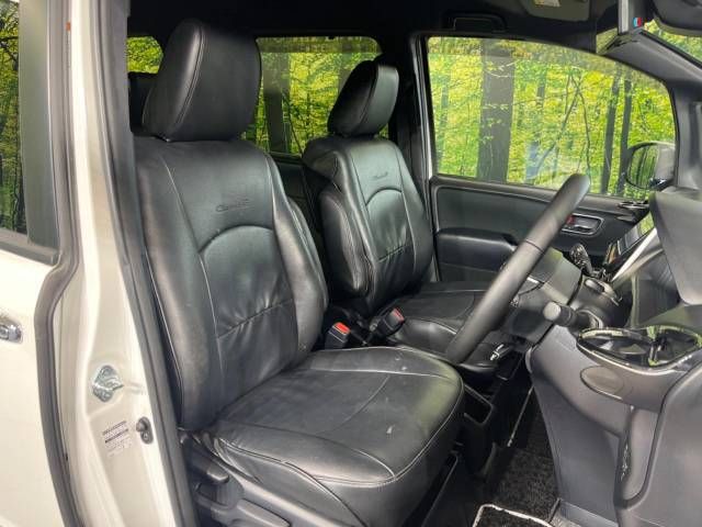Toyota VOXY HYBRID 2019-01 22647-7