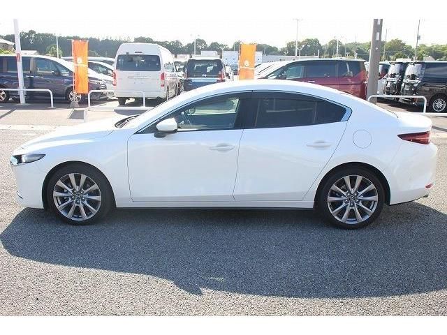 Mazda MAZDA3 2019-08 11361-8