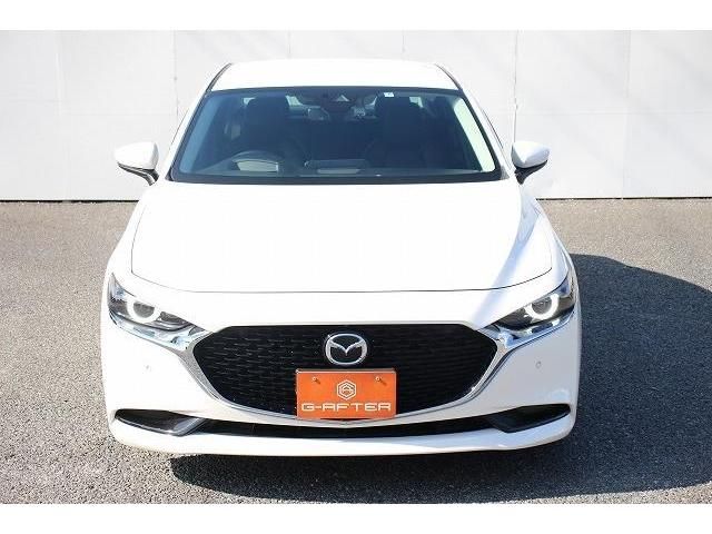 Mazda MAZDA3 2019-08 11361-7